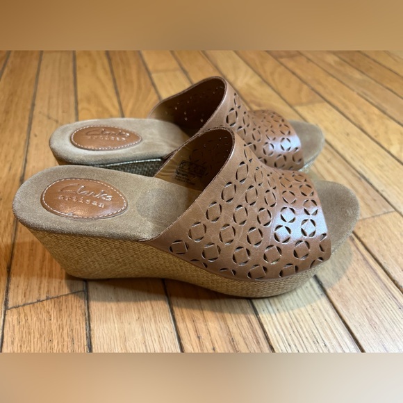 Clarks Caslynn Dylan leather wedge sandal Brown Women’s 7 Office Casual - Picture 3 of 7